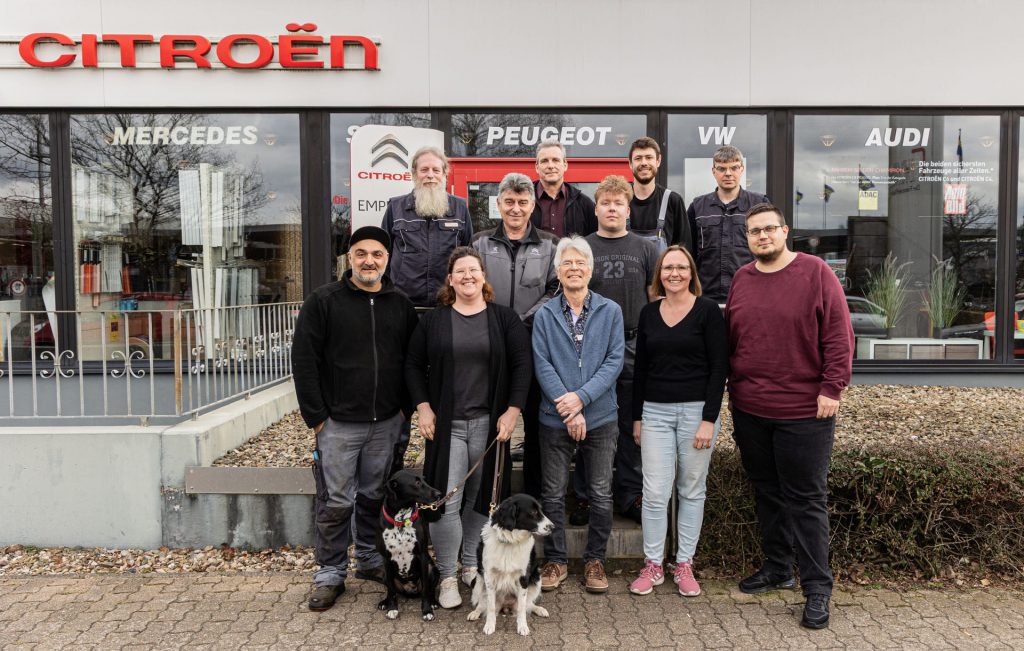 team vor eingang